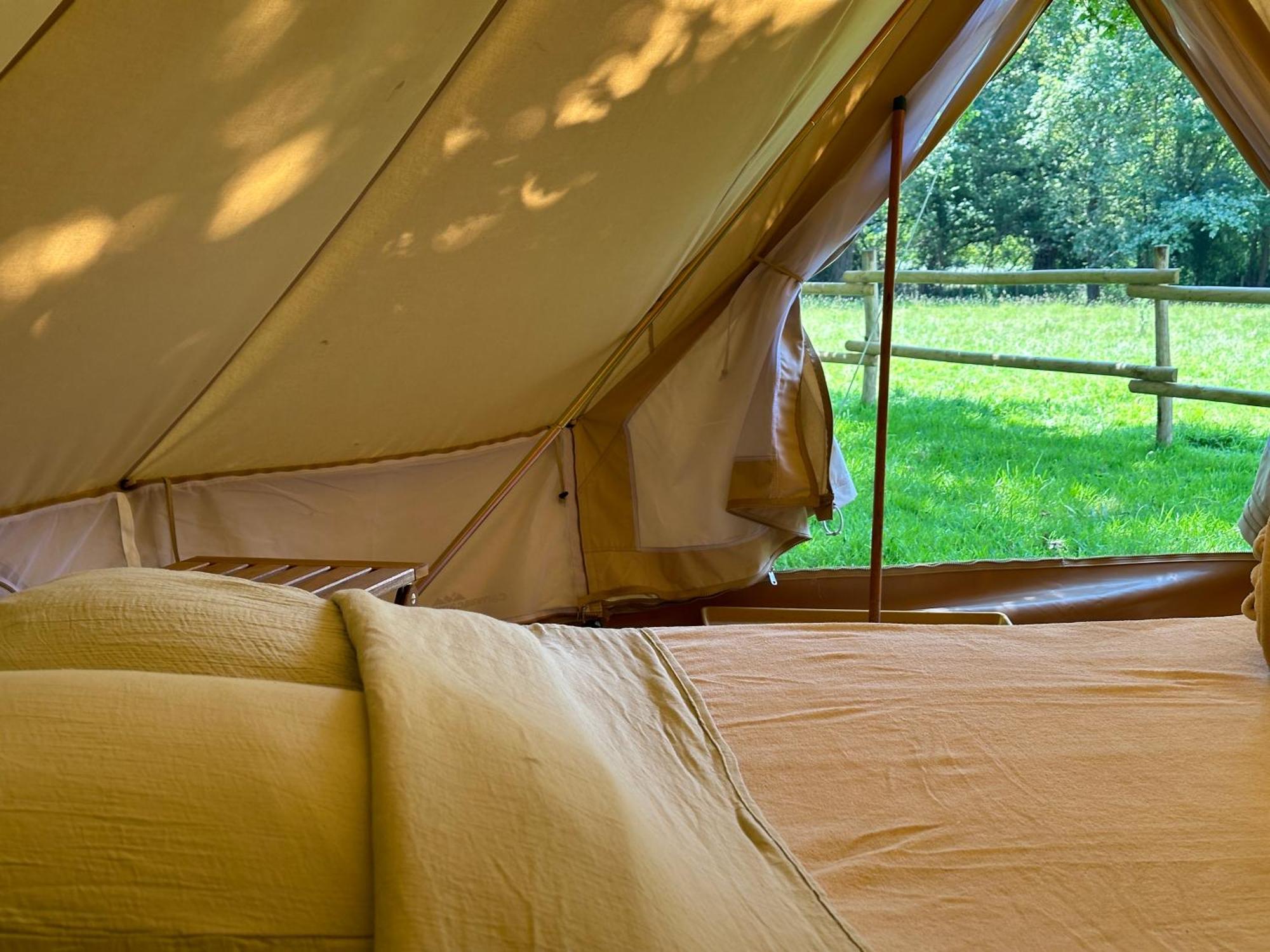 Hotel Grand Tepee Glamping Pour 2 à Saint-Lyphard Extérieur photo