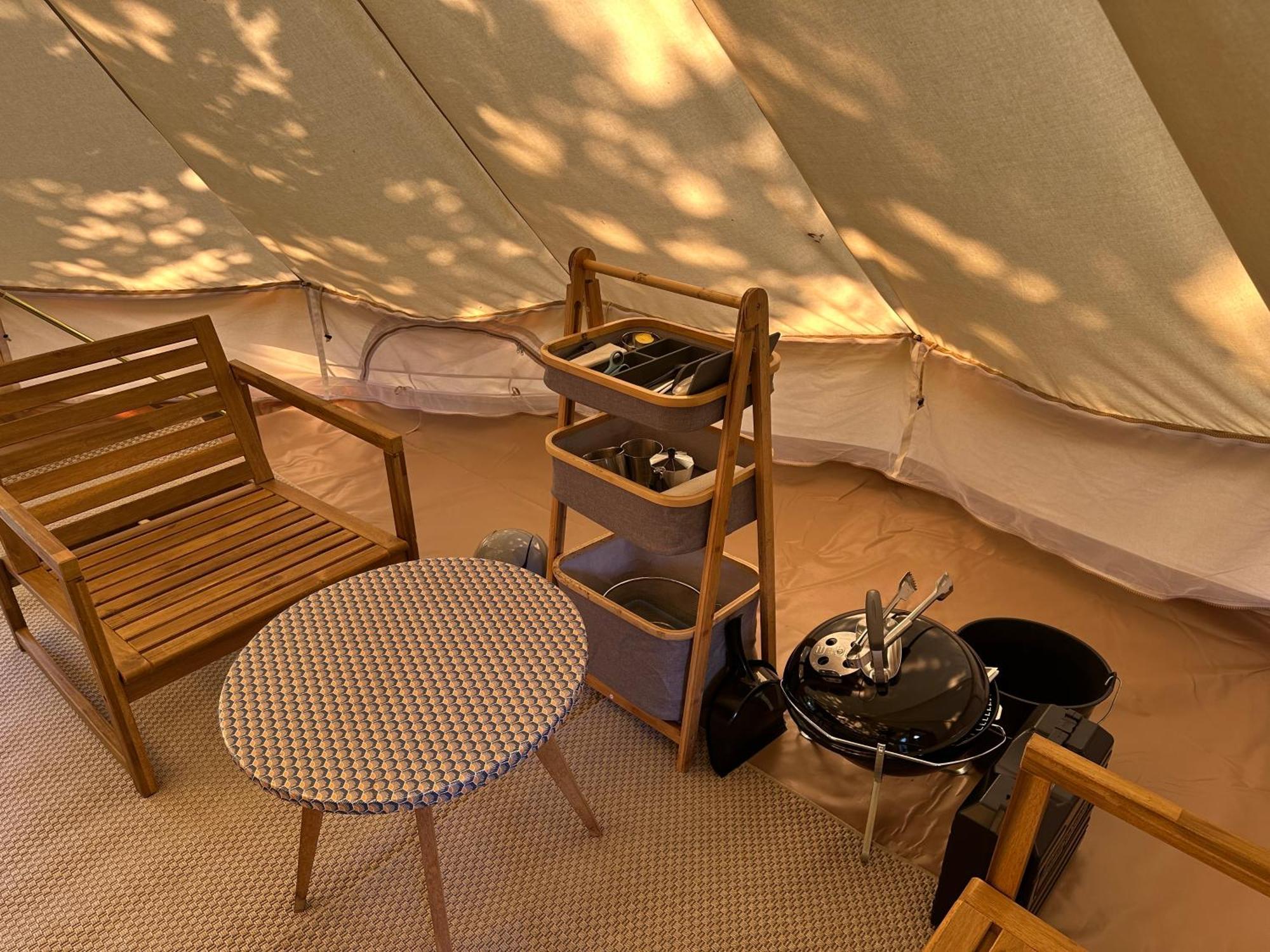 Hotel Grand Tepee Glamping Pour 2 à Saint-Lyphard Extérieur photo