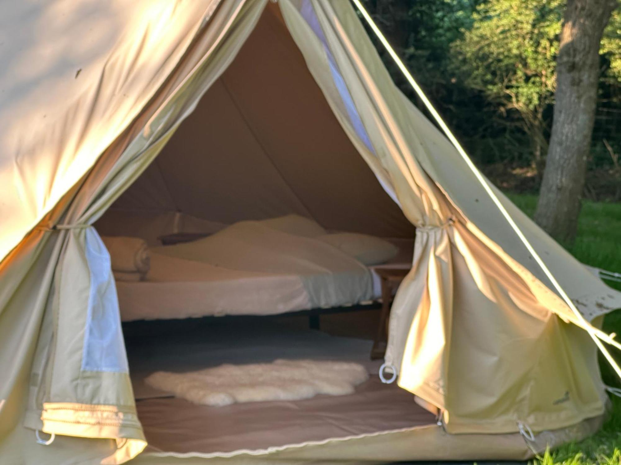 Hotel Grand Tepee Glamping Pour 2 à Saint-Lyphard Extérieur photo