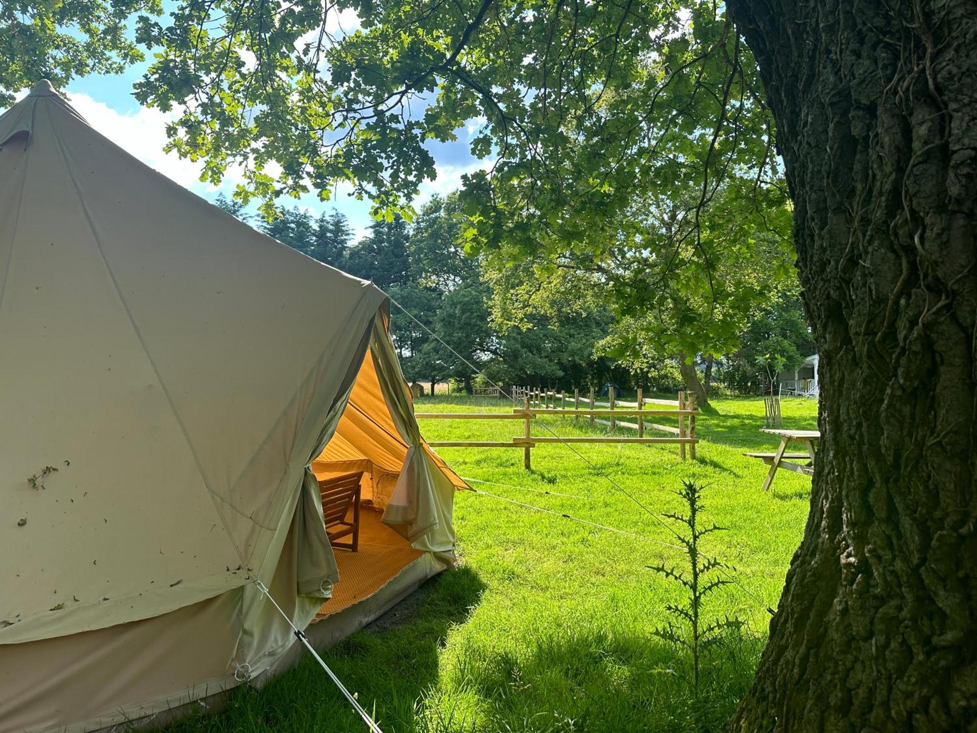 Hotel Grand Tepee Glamping Pour 2 à Saint-Lyphard Extérieur photo