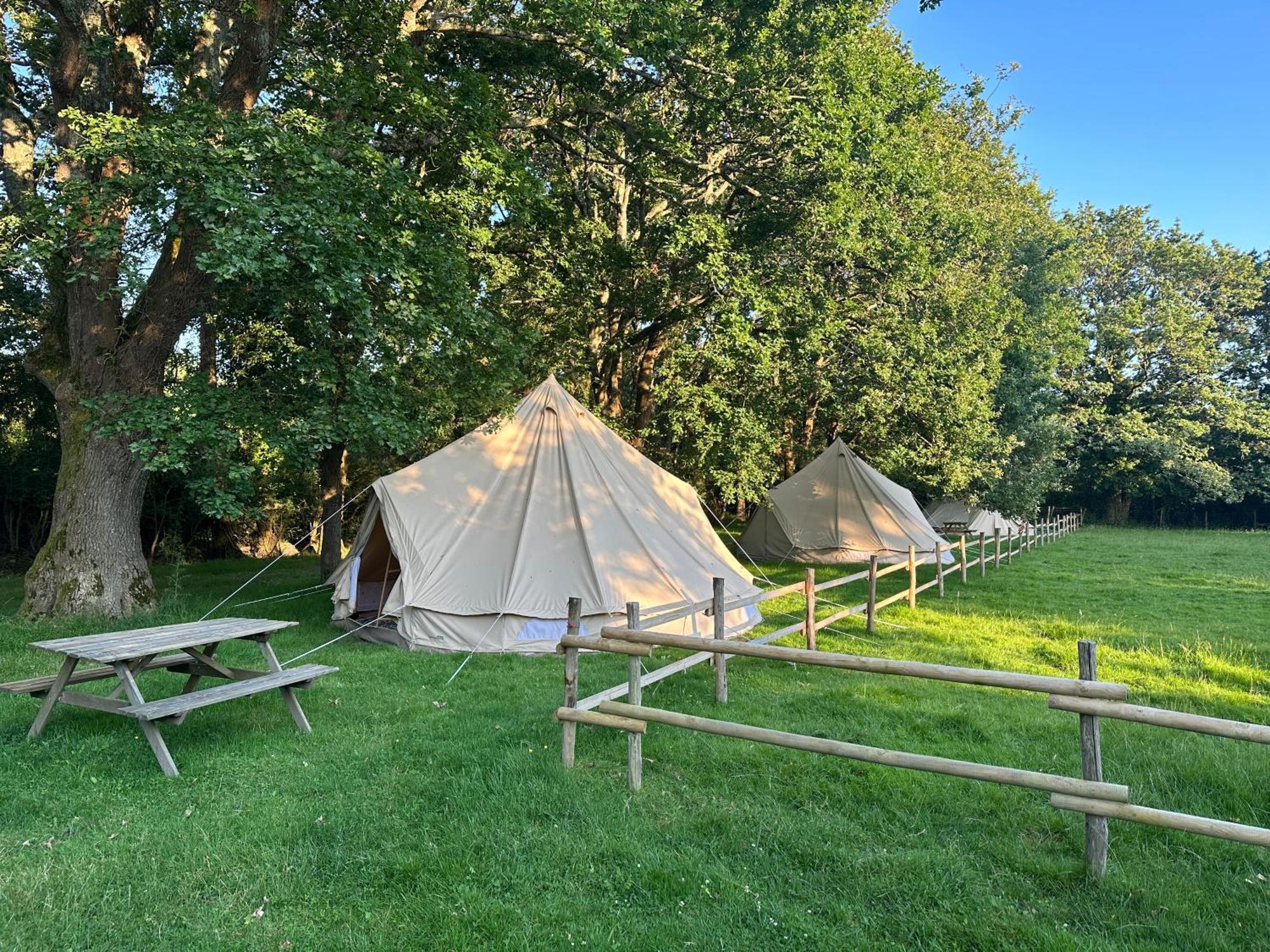 Hotel Grand Tepee Glamping Pour 2 à Saint-Lyphard Extérieur photo